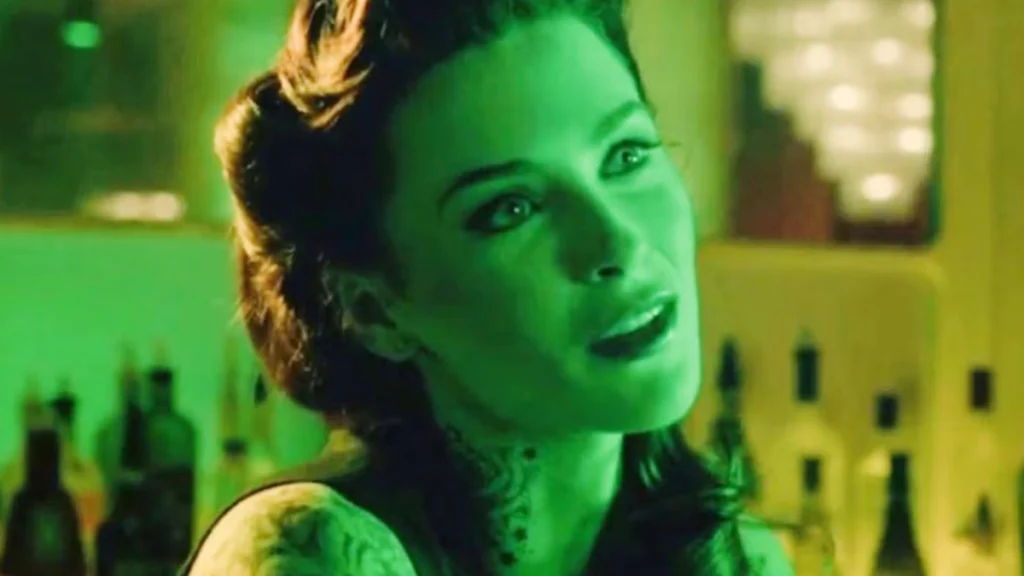Bridget Regan, como Poison Ivy en 'Batwoman'.